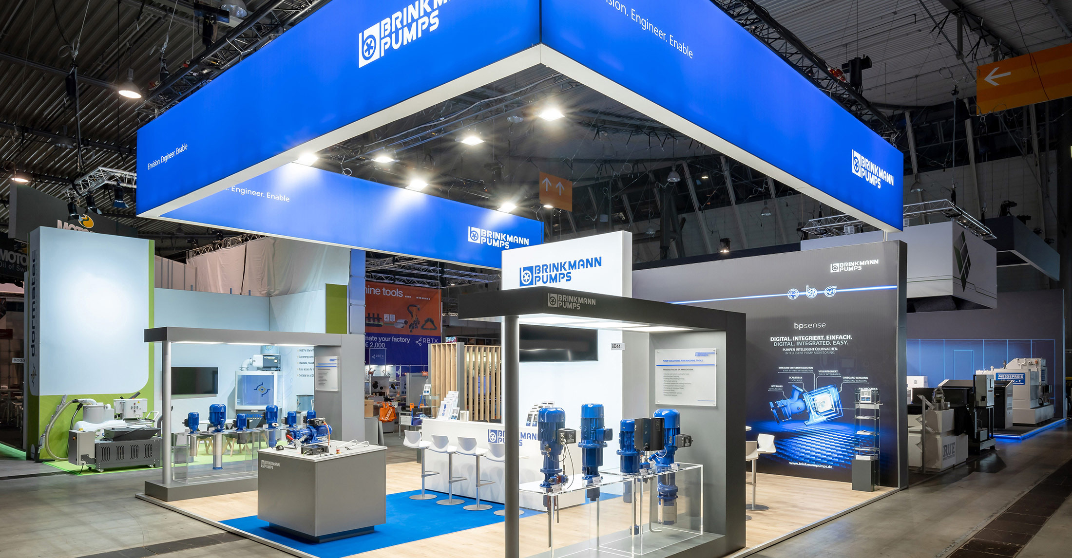 Brinkmann Messestand mit blauem Kopfbanner